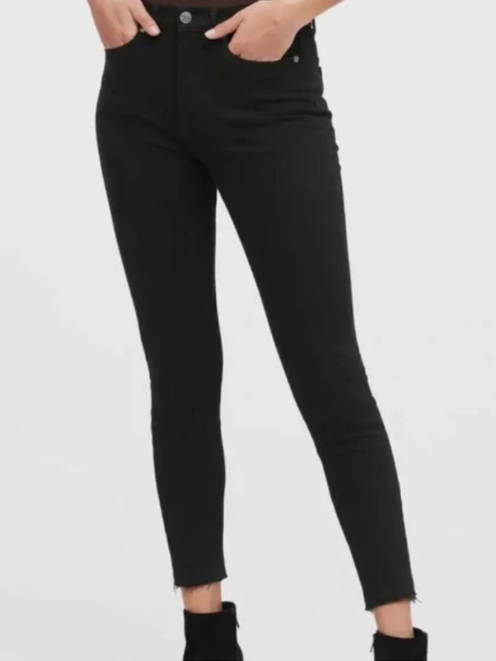 NWOT! Banana Republic High Rise Skinny Raw Hem Jeans (W29) in Black